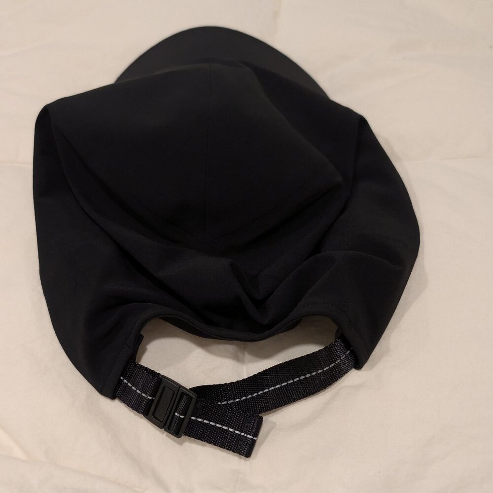*New without Tags* Lululemon Fast and Free Running Black Hat Large/X-Large